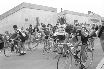 For both the guys and girls, the road races will start and finish on The Mall before the peloton heads southwest through the city. Crossing the Thames at Putney Bridge and continuing out through Richmond Park and past Hampton Court Palace, the Surrey section of the course incorporates several circuits of a challenging loop around Box Hill (nine for the men, two for the women). Riders then head north through Leatherhead, Esher, Kingston, and Richmond Park before making their way back to The Mall