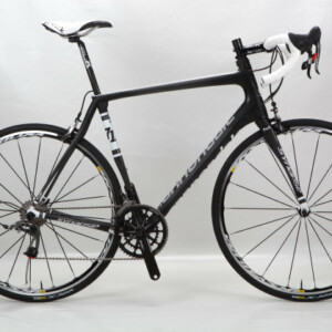 Mavic’s Ksyrium Elite wheelset tips the scales at 660g front and 860g rear without skewers.