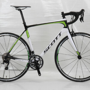 The seat stays on the Solace seem longer than usual, probably due to the lack of a bridge, and quite thin. Squeezing the two together reveals a fair degree of flex.