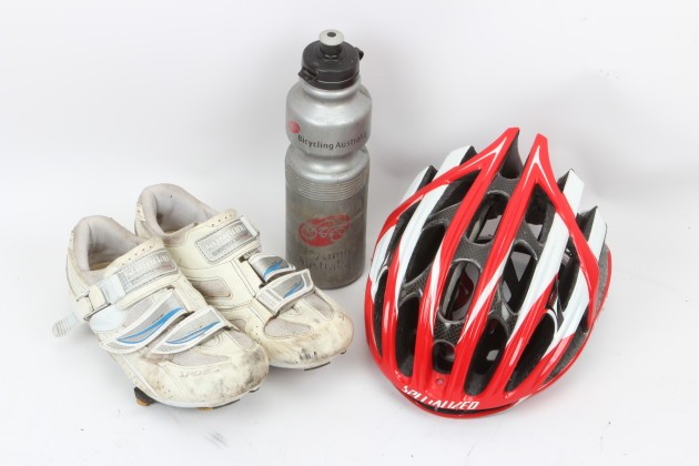 If you ever drive to your ride start-point, it’s worth stowing a spare helmet, shoes and bottle in the car. Few things make you feel more silly than getting up before dawn and driving some distance, only to find your riding gear is still at home—I know this from experience!