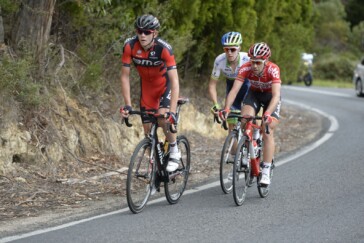 Flat mount disc calipers provide extra rigidity and better heat management.