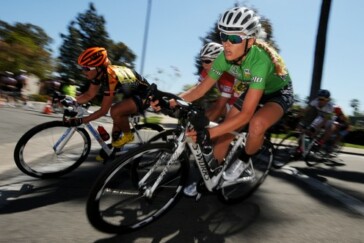 Flat mount disc calipers provide extra rigidity and better heat management.