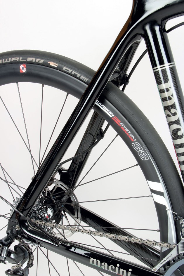 The Macini’s seat stays ensure no power is lost.