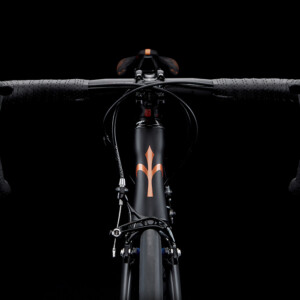 Dutch Pro-Continental team Roompot-Oranje Peloton's have opted for this Isaac Element disc brake equiped bike due to increased performance.