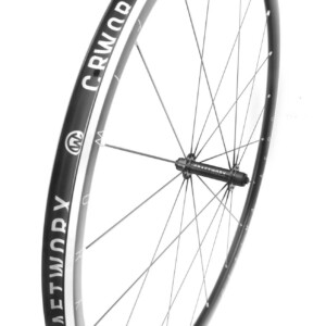 The Ultima 2 Aero profile offers the same riding dynamics for heavier riders as the Ultima 2 alloy road wheel offers a lighter rider.