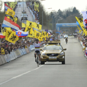 The Haaghoek is the sixth cobbled sector 101 kilometers from the finish. Photo by Sirotti.
