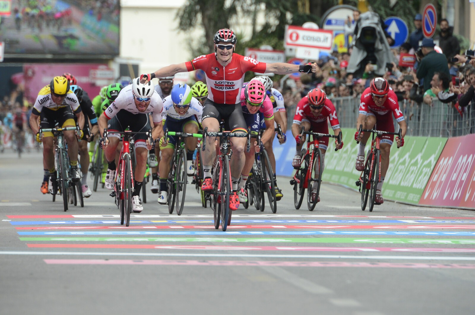 Jay McCarthy on the Alpe di Poti dirt roads. Photo by Sirotti