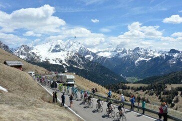 Chaves owning the finish on Stage 14 of the Giro. Photo by Sirotti