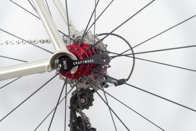 Craftworx 'Ultima' Carbon Road Wheel skewer.