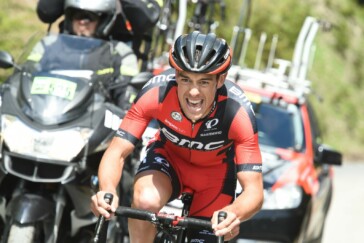 Everything about the Aerowave Corsa looks fast from the short headtube to the bold livery.