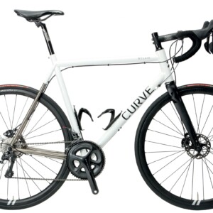 There's just enough room here for 28mm tyres.