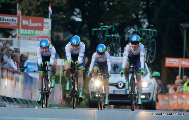 Orica-AIS ladies in action during the Team Time Trial. Image Anton Vos / Orica AIS.