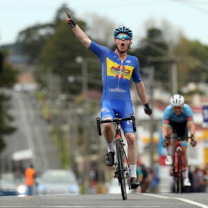 Tessa Fabry beat Fiona Yard and Jessica Lane in an exciting sprint finish in the women's event. Image: Jarrod Partridge.