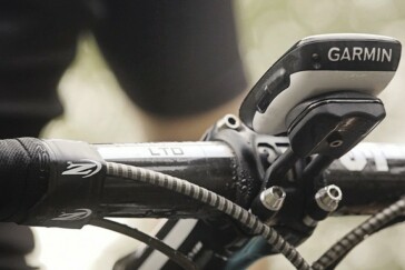 Striking in design, the new Zipp 454 NSW’s feature undulating 'SawTooth' rim architecture.