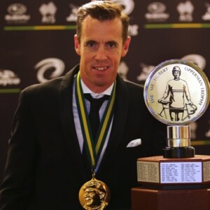 Katrin Garfoot on the Festival Elsy Jacobs podium.