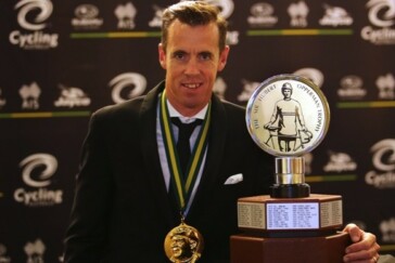 Katrin Garfoot on the Festival Elsy Jacobs podium.