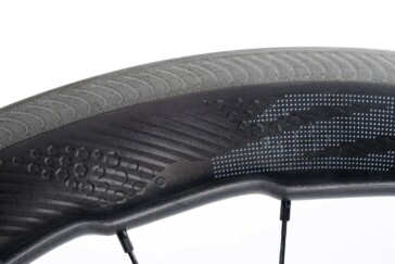 Striking in design, the new Zipp 454 NSW’s feature undulating 'SawTooth' rim architecture.