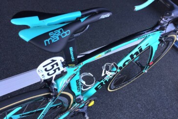 The Shimano neutral service team with Ochre Jersey winner Richie Porte at Paracombe.