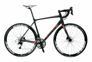 The drop out is made of one piece of aluminium which also incorporates the flat mount brake holes.