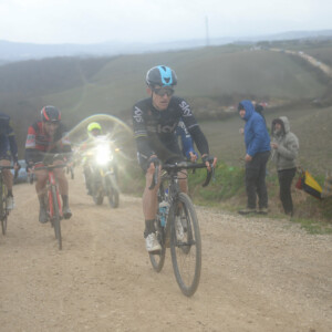 Wiggle-High5 rider Elisa Longo Borghini crosses the line to win the Women's Strade-Bianche. Image: Strade-Bianche