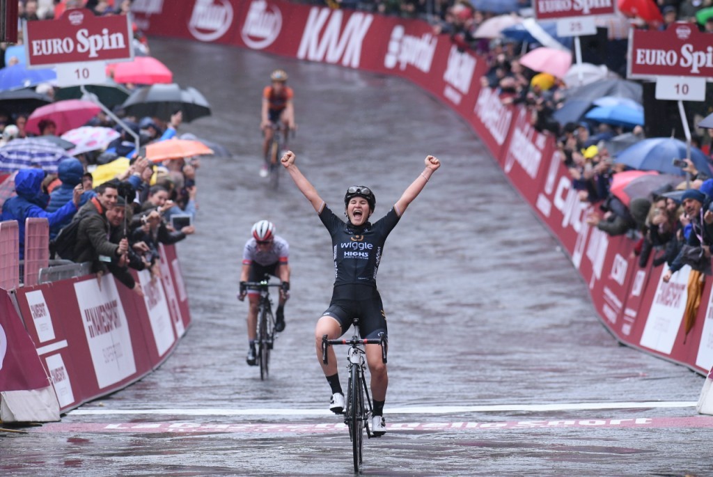 Wiggle-High5 rider Elisa Longo Borghini crosses the line to win the Women's Strade-Bianche. Image: Strade-Bianche