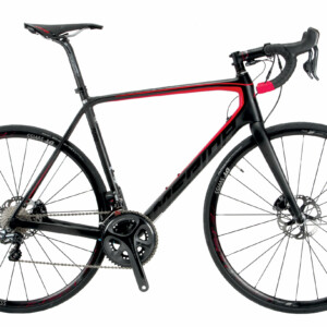 The Prologo saddle sits atop an easily adjustable seat post, for dialling in optimal position.