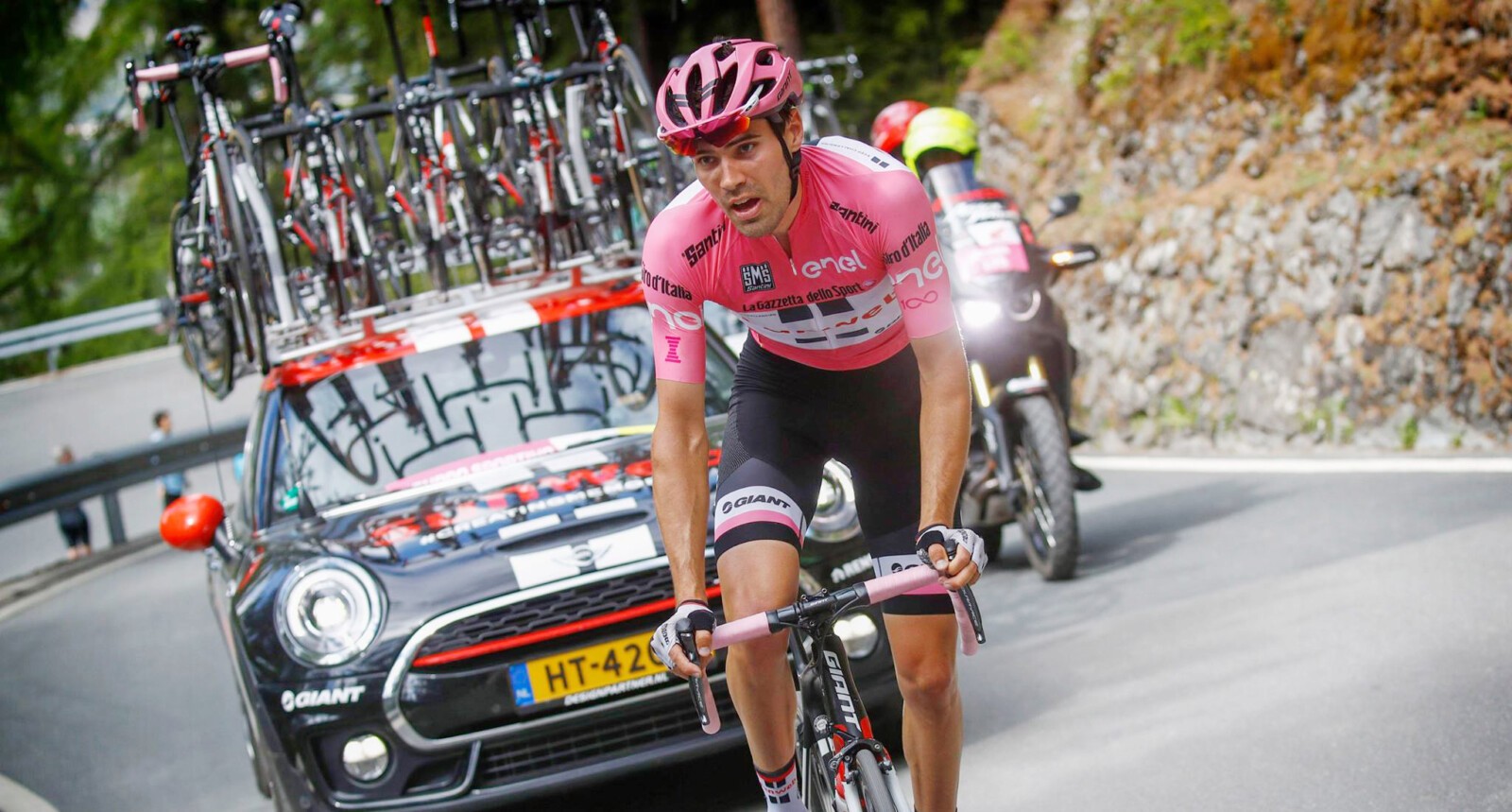 Tom Dumoulin celebrates his pink jersey win at Stage 10 of the Giro d'Italia. Image: Giro d'Italia Organisation.