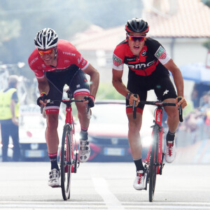 Dillier is victorious after his first WorldTour stage win at Stage 6 of the Giro d'Italia. Image: Sirotti.