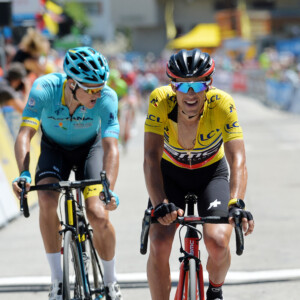 We've found Finish Line Dry Lube to be a reliable, hard-wearing and efficient chain lubricant - small 120ml bottles are available from most local bike stores.