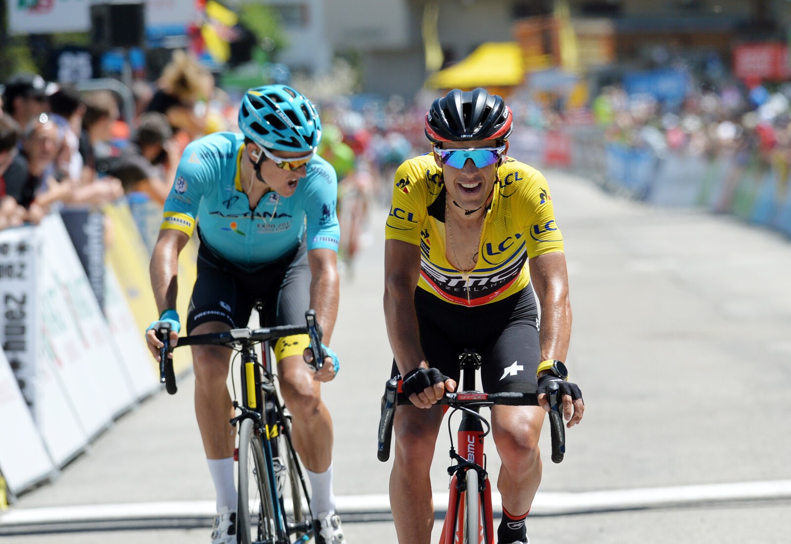 We've found Finish Line Dry Lube to be a reliable, hard-wearing and efficient chain lubricant - small 120ml bottles are available from most local bike stores.