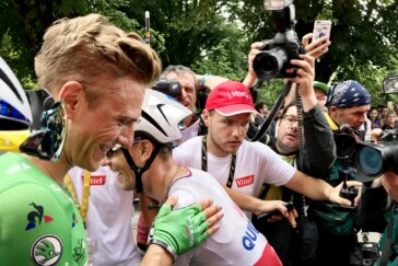 Richie Porte at the start of Stage 7 of the 2017 in Troyes, just 2 days before crashing out of the race. Image: Sirotti.