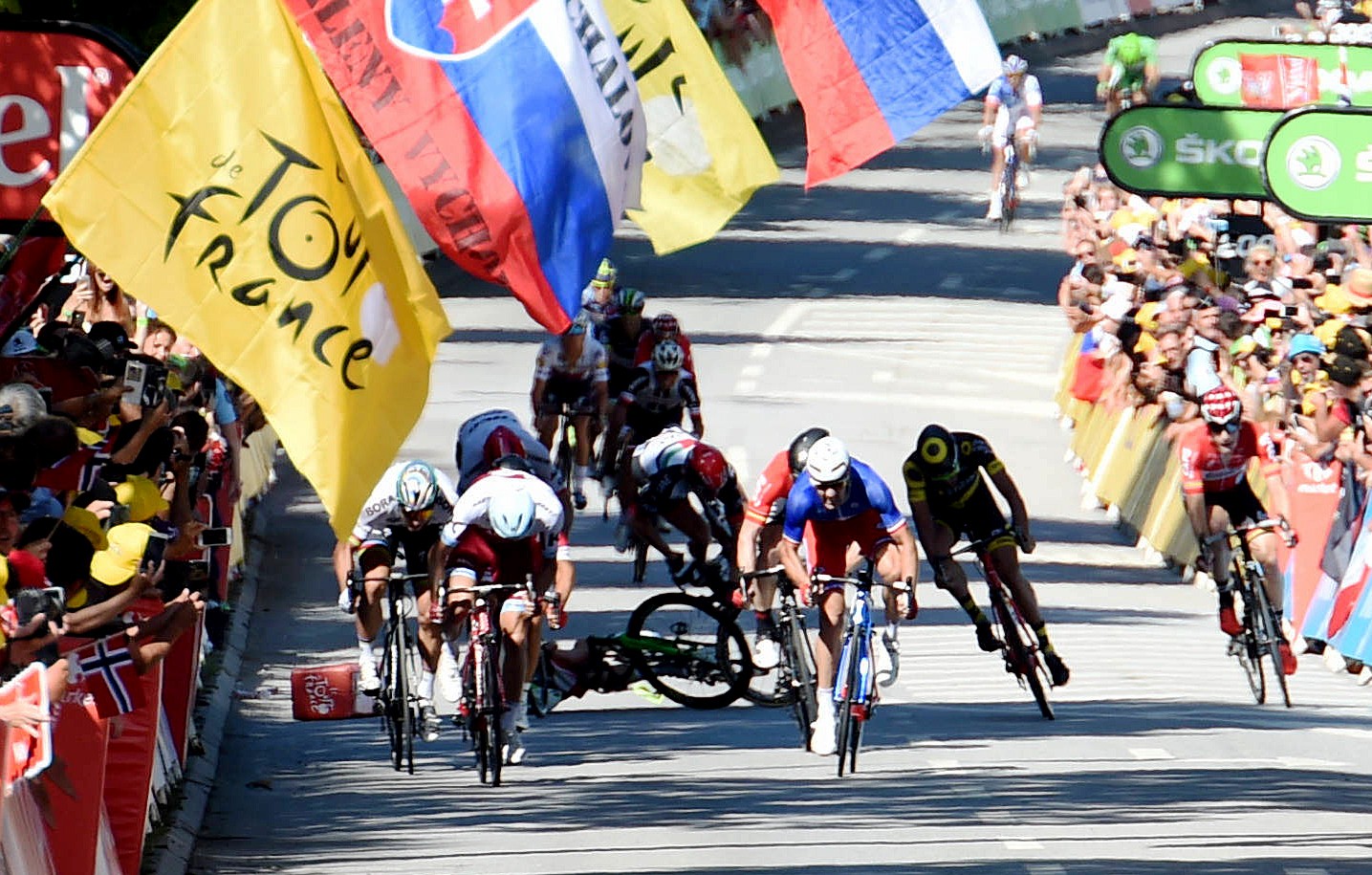 Peter Sagan winning Stage 3 of the 2017 Tour de France in emphatic style. We were at the stage start in Verviers and recorded the behind the scenes video you can see below. Image: Sirotti.