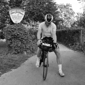 Sydney-based ultra-endurance rider Mike Israel says he will continue the Transcontinental Race after the tragic death of a fellow competitor today.