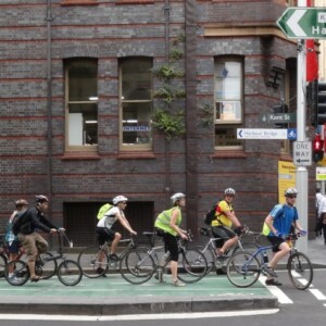 A commuter cyclist navigates the streets of Sydney. Image: Bicycle NSW.