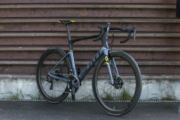 Scott's eye-catching 2018 Addict 30.