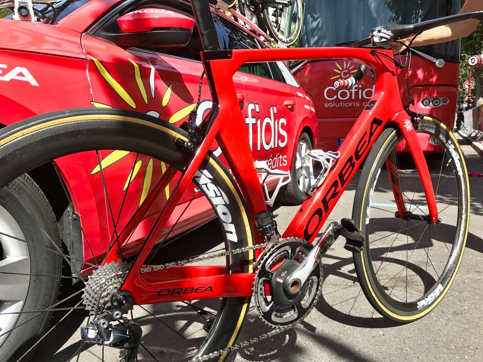 The new Orbea Orca Aero will be delivered with numerous Vision & FSA components including wheels and handlebars.