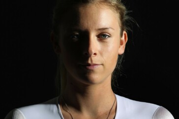 A commuter cyclist navigates the streets of Sydney. Image: Bicycle NSW.