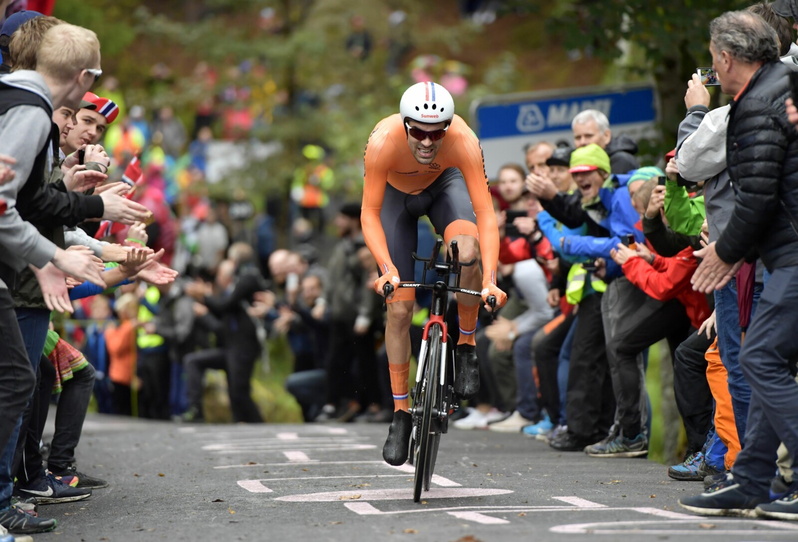 Big Tom Dumoulin Wins World Championship Time Trial Bicycling Australia