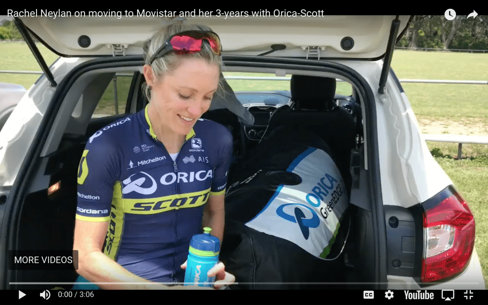 Orica-Scott riders Gracie Elvin & Rachel Neylan with John Aiken before the Cromehurst ride.