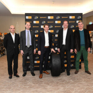 Commuter cyclists on one of the designated bike lanes in the Sydney CBD. Image: Sydney Cycleways
