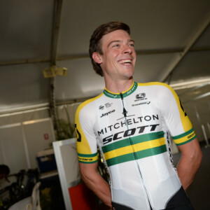 Alex 'Edmo' Edmondson crosses the line to secure a 'fairy tale win' at the 2018 National Championships. Image: Mitchelton-Scott / Con Chronis.