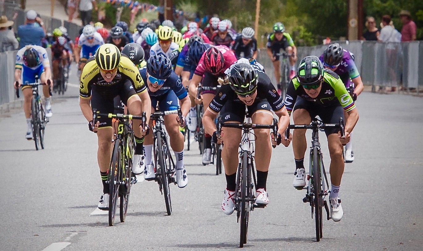 Nettie Edmondson celebrates her win at the 2018 Santos Women's Tour Down Under. Image: Kirsty Baxter