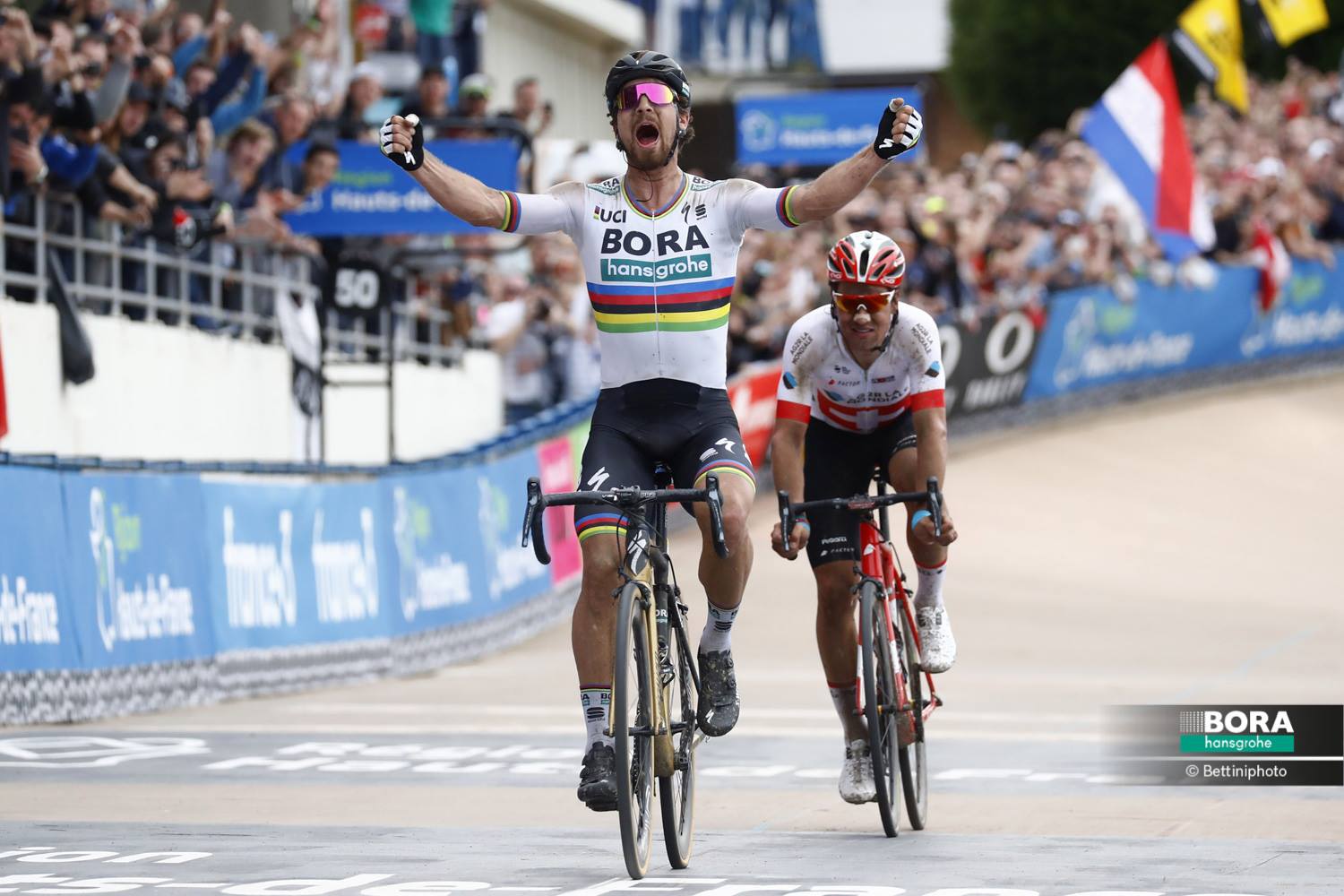 Sagan's stunning win on the legendary boards of the Roubaix velodrome. Image: Bora-hansgrohe