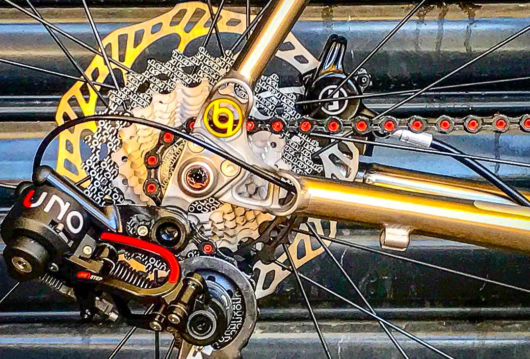 Hydroformed tubes provide an effective stiffness boost but can deform the bb shell ever so slightly making the pressfit bb installation a bit tight.