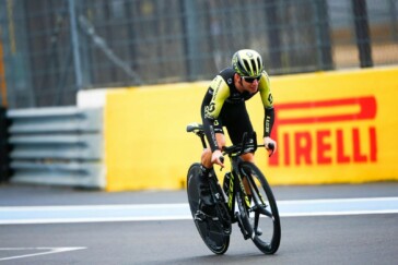 Hydroformed tubes provide an effective stiffness boost but can deform the bb shell ever so slightly making the pressfit bb installation a bit tight.