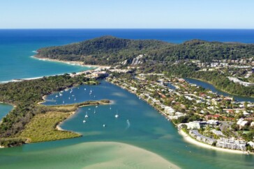 Cool weather cycling - some riders rug up and and dress to conditions while others stick to good old fashioned Rule #5. Image: Sirotti.