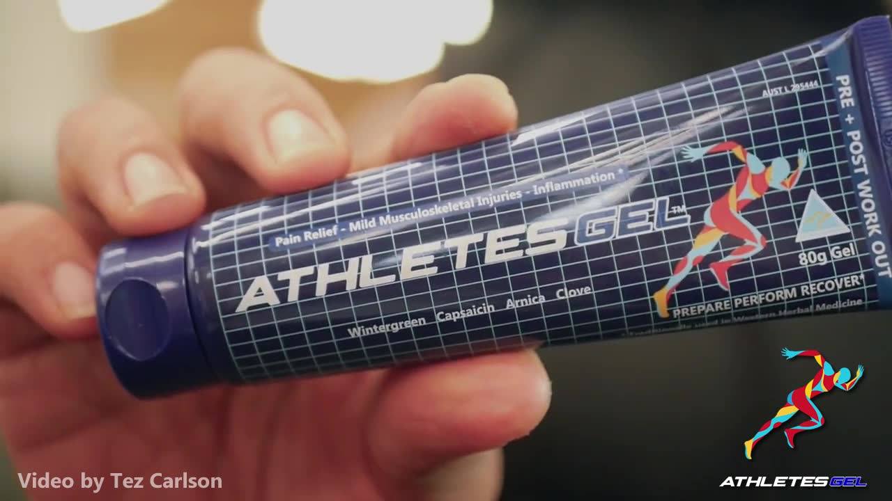 Riders had to rinse pepper spray from their eyes. Image Bob McPartland / Eurosport.