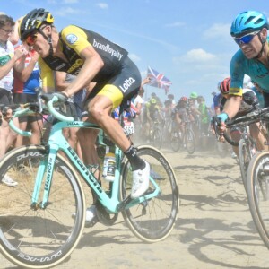 Riders had to rinse pepper spray from their eyes. Image Bob McPartland / Eurosport.