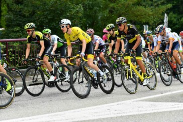 Riders had to rinse pepper spray from their eyes. Image Bob McPartland / Eurosport.
