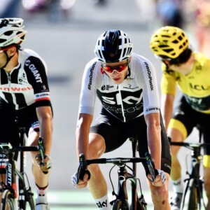 Crowd favourite Dan Martin of UAE Emirates makes his way up Alp d'Huez. Image: Sirotti.